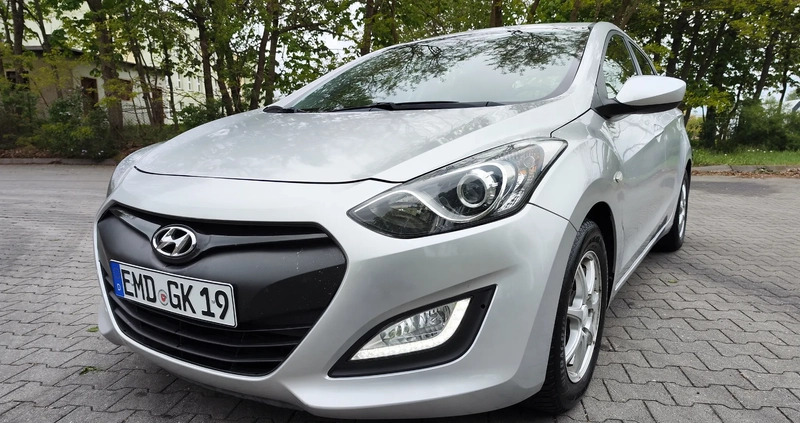 Hyundai I30 cena 31900 przebieg: 180000, rok produkcji 2012 z Praszka małe 466